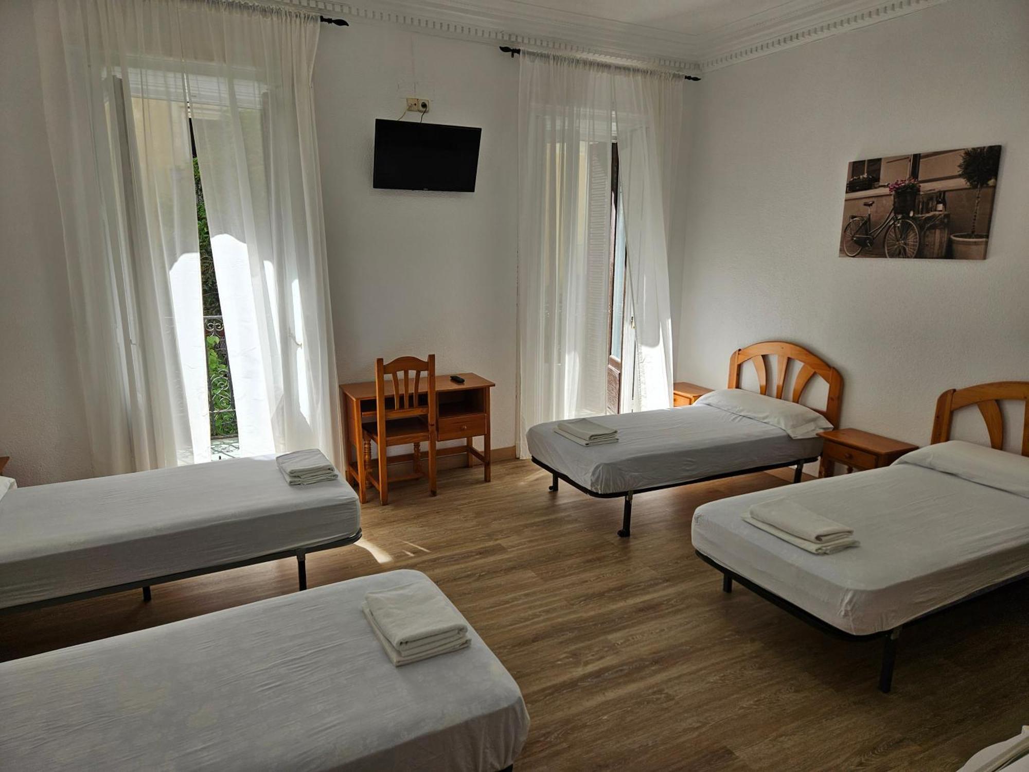 Hostal Miralva Madryt Zewnętrze zdjęcie